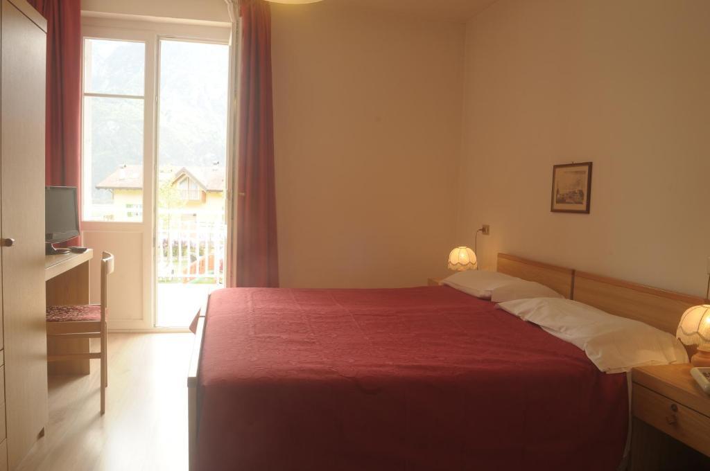 Hotel Bellaria Levico Terme Chambre photo