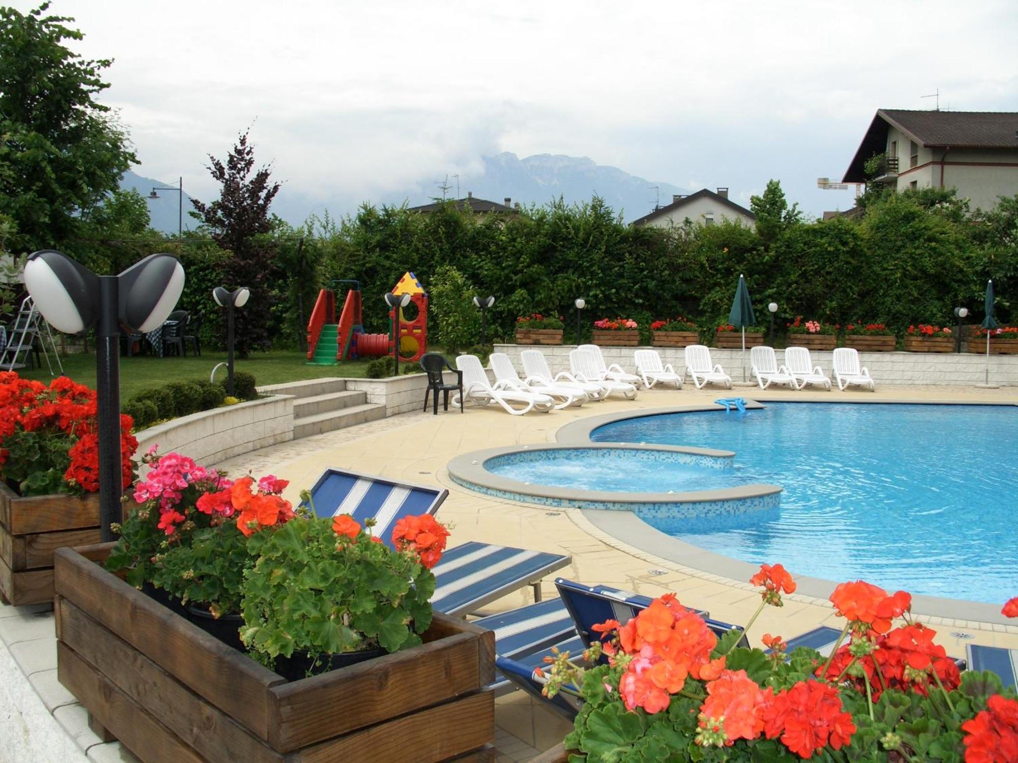 Hotel Bellaria Levico Terme Extérieur photo