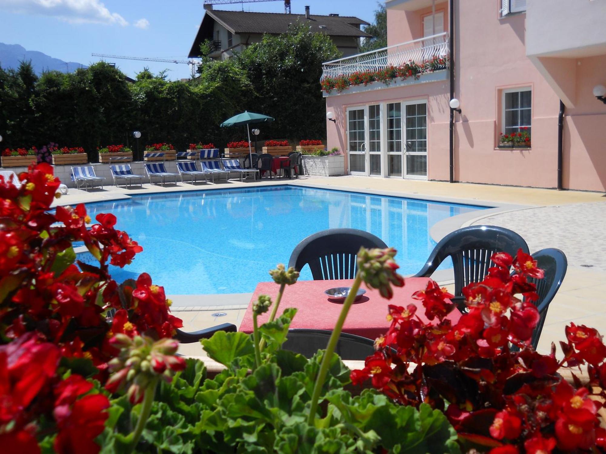 Hotel Bellaria Levico Terme Extérieur photo