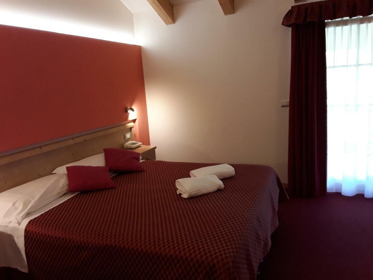 Hotel Bellaria Levico Terme Extérieur photo